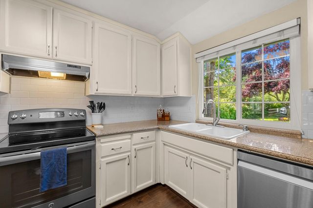 3328 Village Ct, Cameron Park, CA 95682