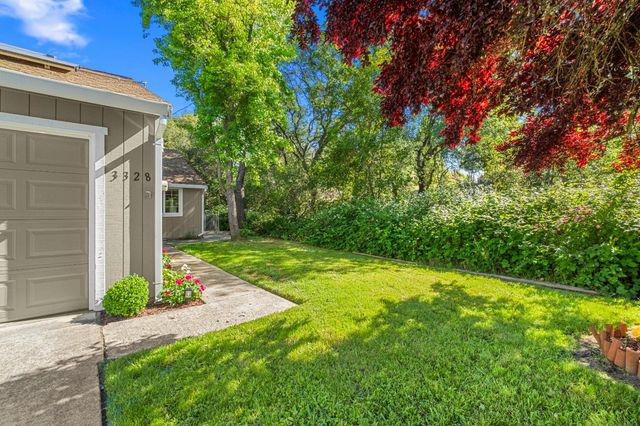 3328 Village Ct, Cameron Park, CA 95682