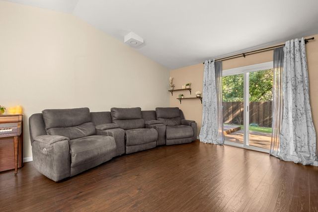 3328 Village Ct, Cameron Park, CA 95682