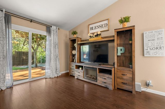 3328 Village Ct, Cameron Park, CA 95682