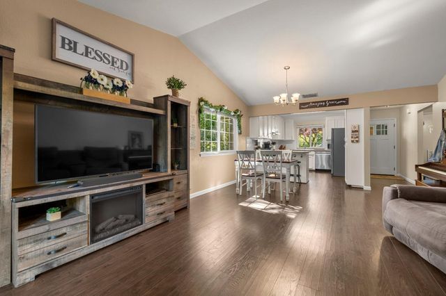 3328 Village Ct, Cameron Park, CA 95682