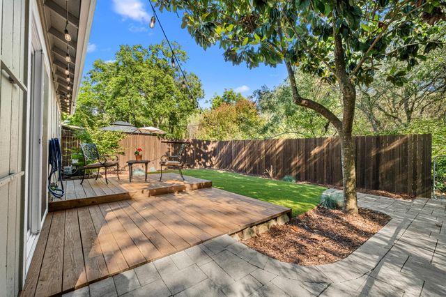 3328 Village Ct, Cameron Park, CA 95682