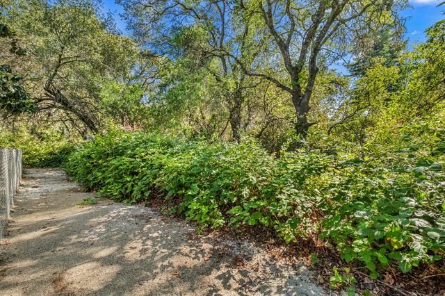 3328 Village Ct, Cameron Park, CA 95682