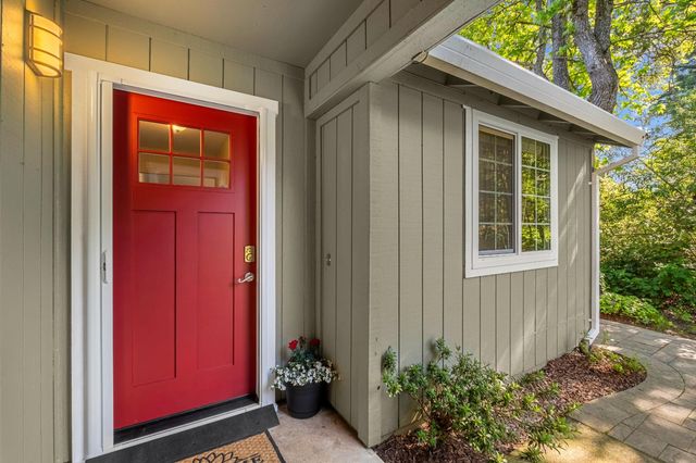 3328 Village Ct, Cameron Park, CA 95682