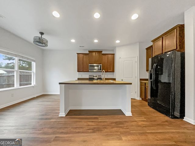 386 Hill Crest Circle, Hiram, GA 30141