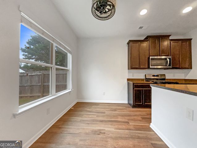 386 Hill Crest Circle, Hiram, GA 30141