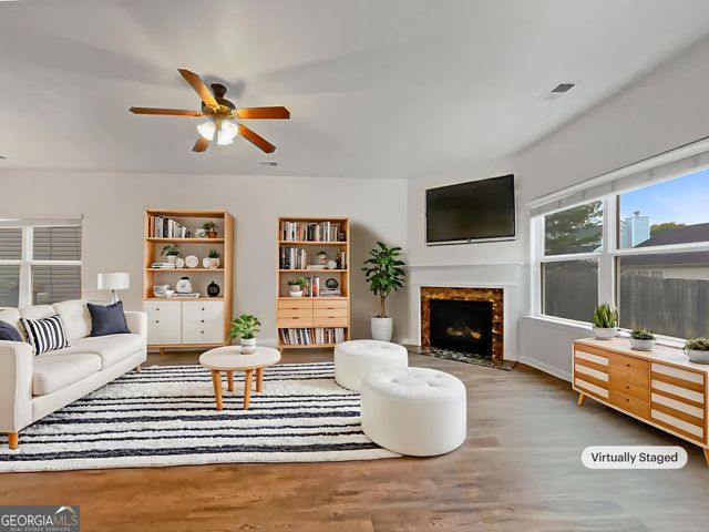 386 Hill Crest Circle, Hiram, GA 30141