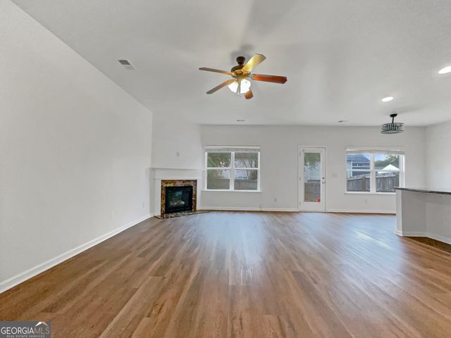 386 Hill Crest Circle, Hiram, GA 30141