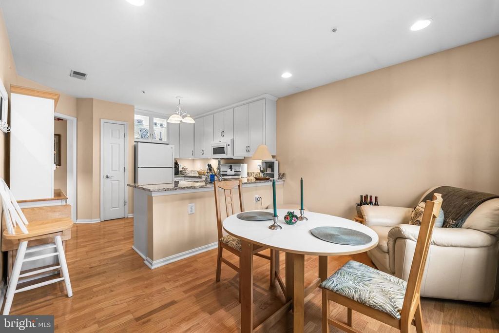 12103 TULLAMORE CT #201, Lutherville Timonium, MD 21093