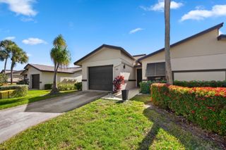 2 Ridge Pointe Drive A, Boynton Beach, FL 33435