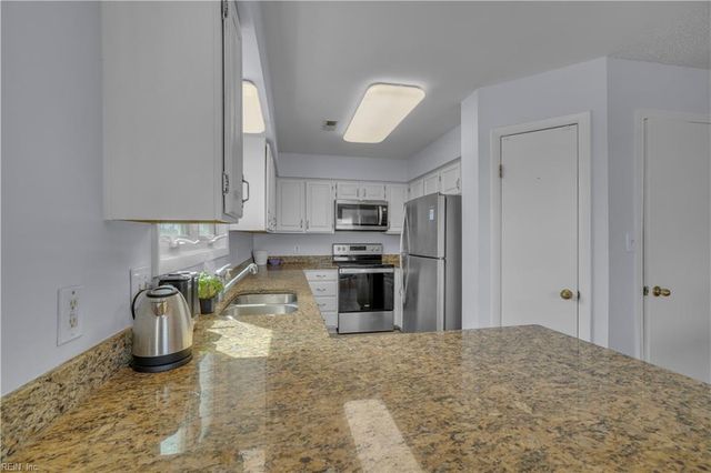 1216 W Ocean View Ave Apt D, Norfolk, VA 23503