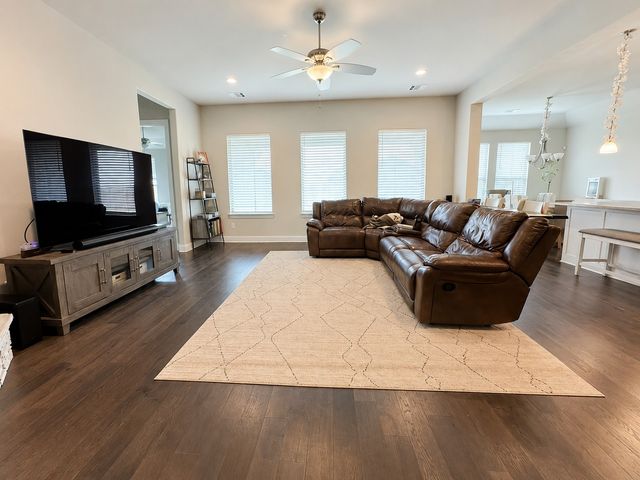 630 Roscoe Drive, Midlothian, TX 76065