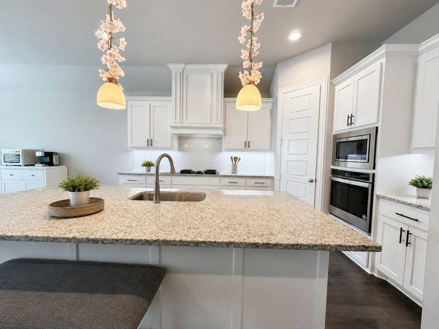 630 Roscoe Drive, Midlothian, TX 76065