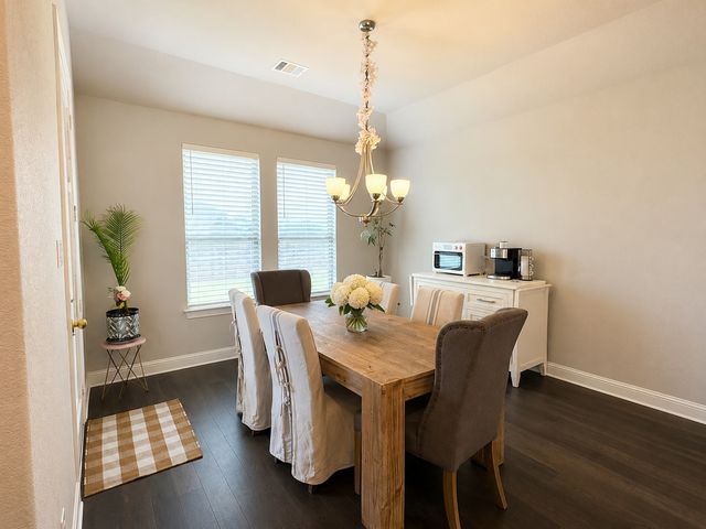 630 Roscoe Drive, Midlothian, TX 76065