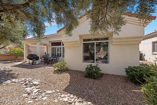 2211 E Jonquil Street, Oro Valley, AZ 85755
