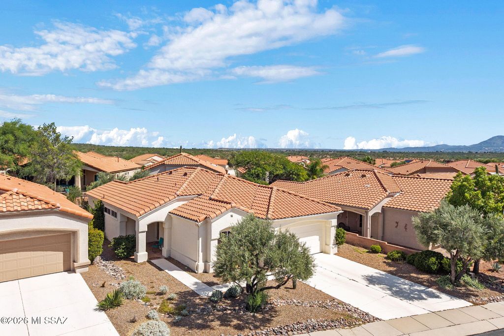 2211 E Jonquil Street, Oro Valley, AZ 85755