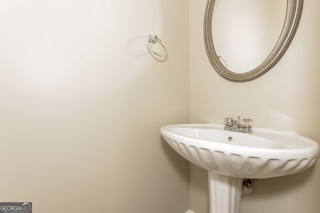 5664 Wakehurst Drive, Atlanta, GA 30349