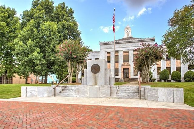 9150 Greenway Court, Gainesville, GA 30506