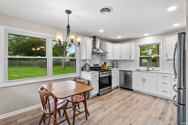 14805 Amstutz Road, Leo, IN 46765