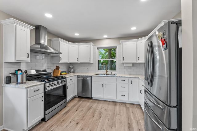 14805 Amstutz Road, Leo, IN 46765