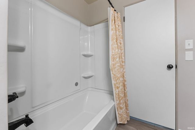 14805 Amstutz Road, Leo, IN 46765
