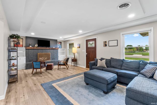14805 Amstutz Road, Leo, IN 46765