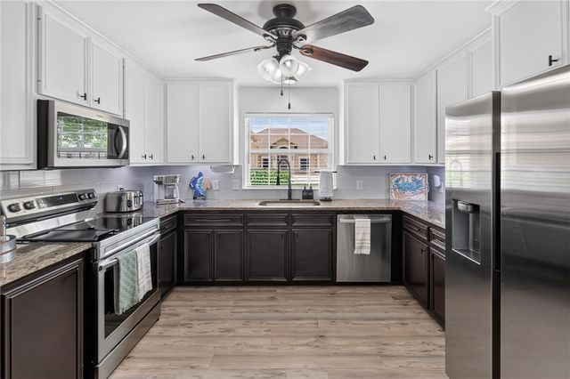 1802 AMOS Ct, Corpus Christi, TX 78418