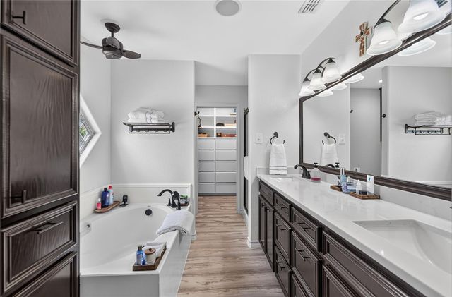 1802 AMOS Ct, Corpus Christi, TX 78418