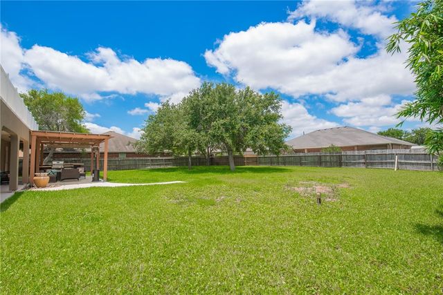 1802 AMOS Ct, Corpus Christi, TX 78418