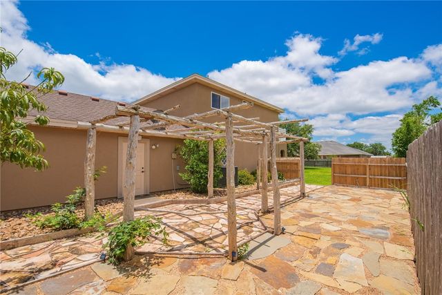 1802 AMOS Ct, Corpus Christi, TX 78418