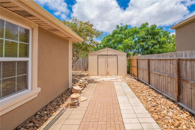 1802 AMOS Ct, Corpus Christi, TX 78418