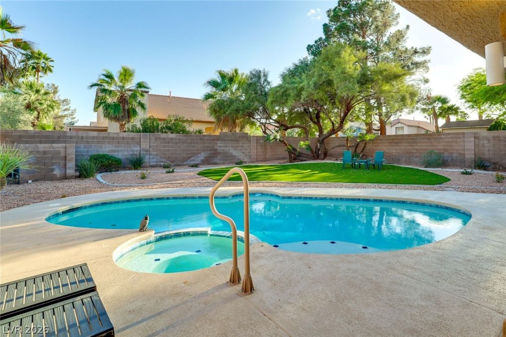 1045 Thornfield Lane, Las Vegas, NV 89123 — photo 4