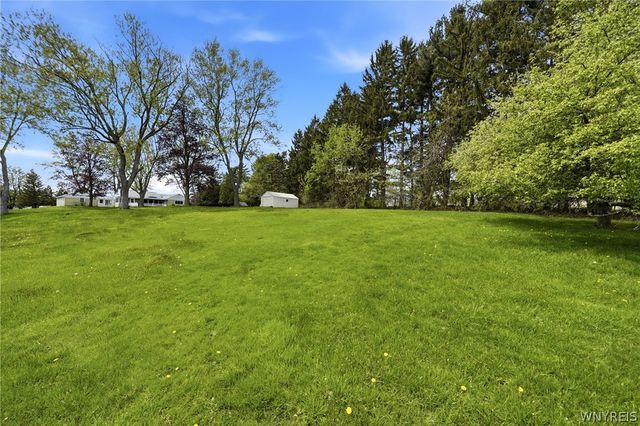 5239 Fairgrounds Road, Hamburg, NY 14075