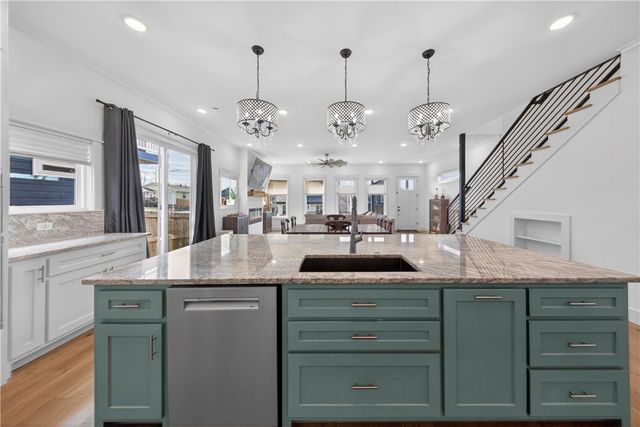 1054 Main Street, Bentonville, AR 72712