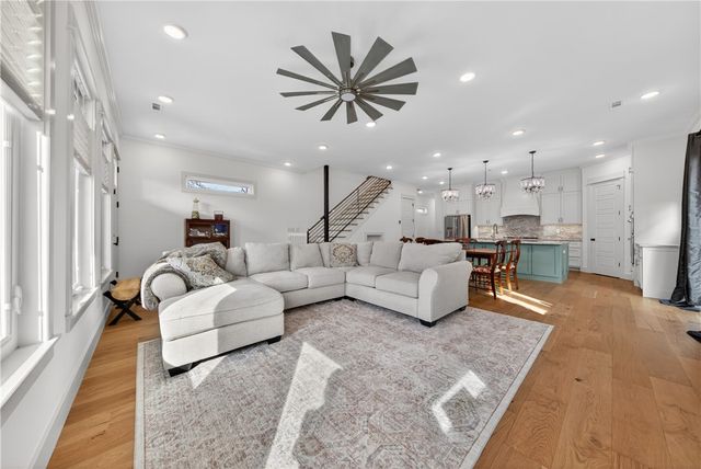 1054 Main Street, Bentonville, AR 72712