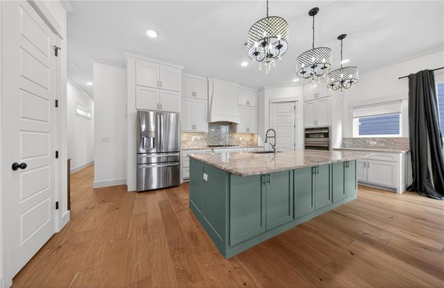 1054 Main Street, Bentonville, AR 72712