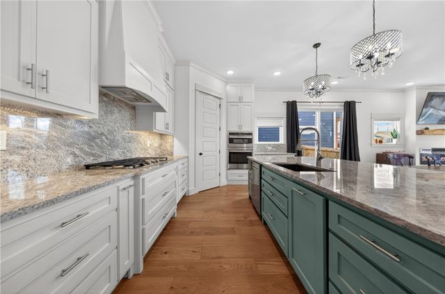 1054 Main Street, Bentonville, AR 72712