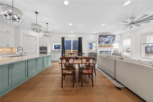 1054 Main Street, Bentonville, AR 72712