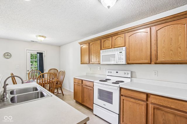 5826 Cabot Drive, Indianapolis, IN 46221