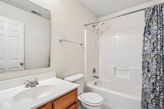 5826 Cabot Drive, Indianapolis, IN 46221