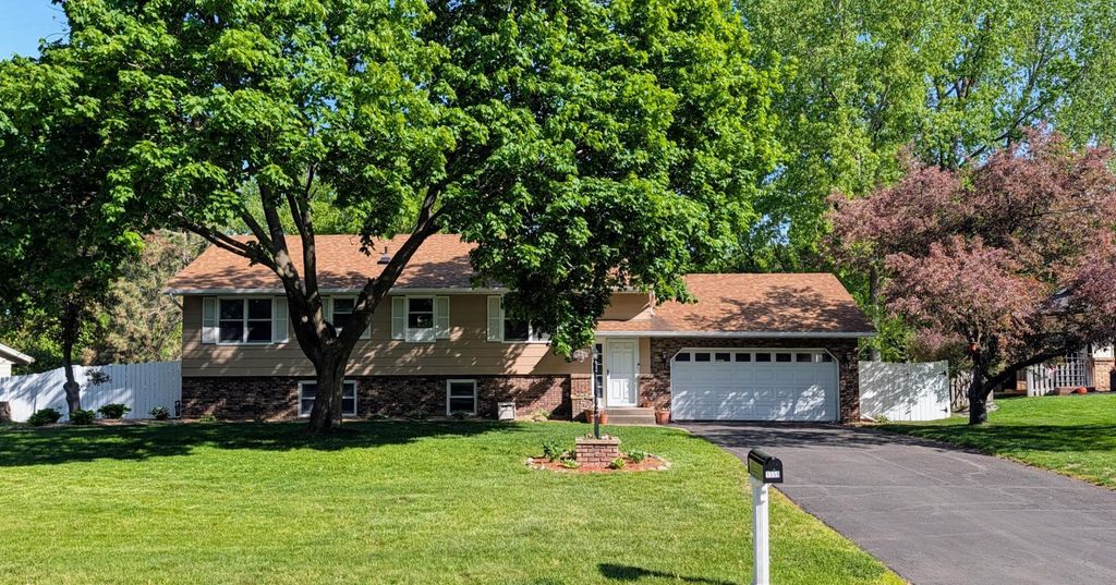 1559 Mccarthy Road, Eagan, MN 55121