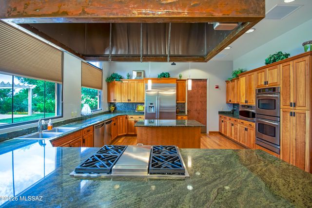 13936 E Huppenthal Boulevard, Vail, AZ 85641