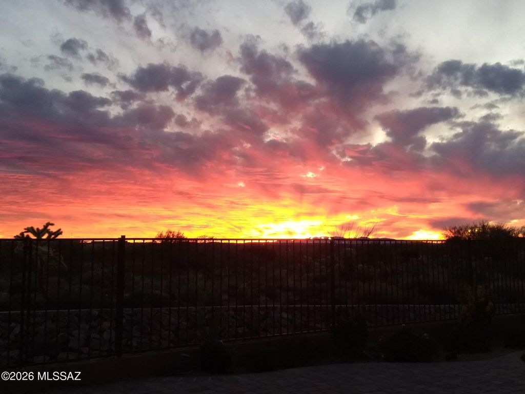 13936 E Huppenthal Boulevard, Vail, AZ 85641