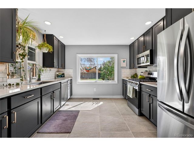 2720 S Logan St, Englewood, CO 80113