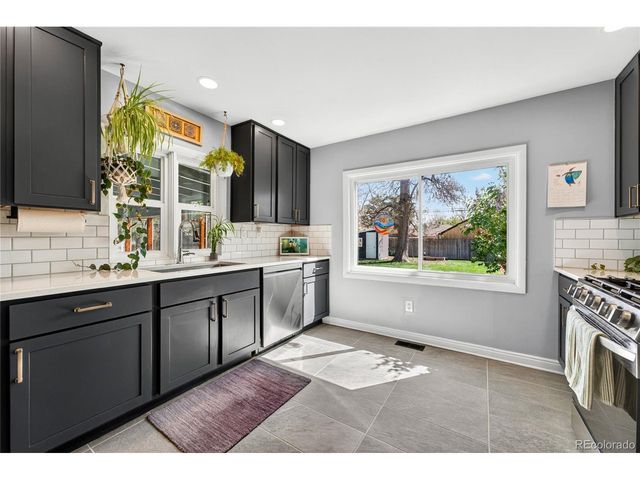 2720 S Logan St, Englewood, CO 80113