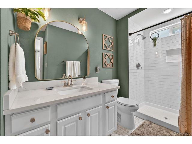 2720 S Logan St, Englewood, CO 80113