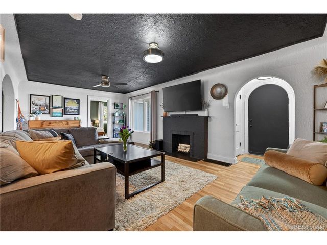 2720 S Logan St, Englewood, CO 80113