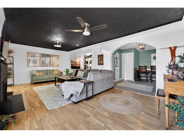 2720 S Logan St, Englewood, CO 80113