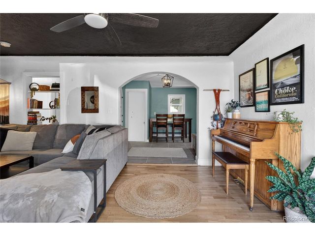 2720 S Logan St, Englewood, CO 80113