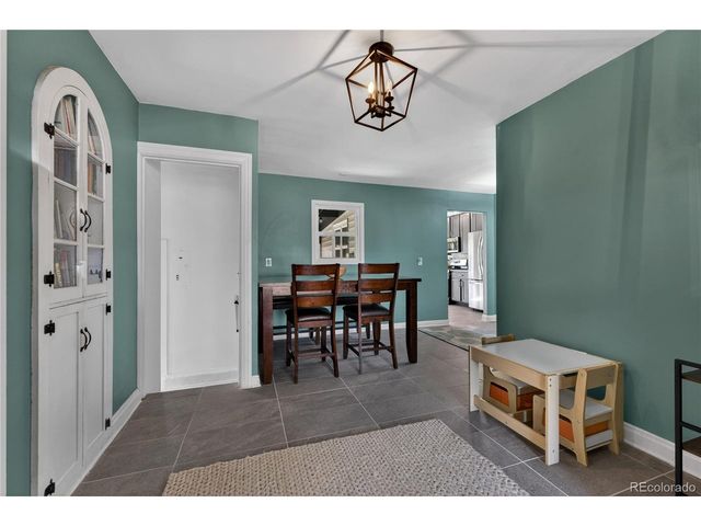 2720 S Logan St, Englewood, CO 80113